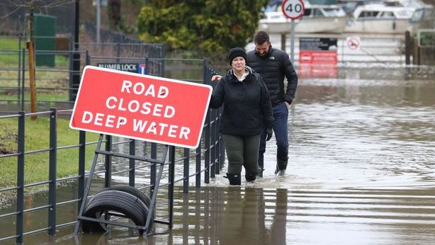 Kalėdos JK bus šlapios ir vėjuotos