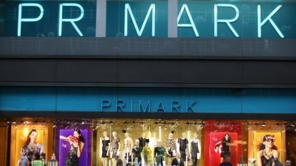 „Primark“ parduotuvėje kojinėje rado žmogaus kaulo dalį, policija su nusikaltimu nesieja