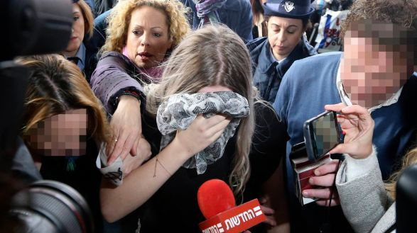 Kipre nuteista dėl grupinio išžaginimo melavusi britė