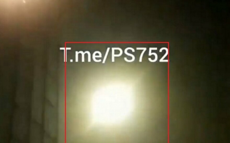 Vaizdo įraše užfiksuotas Ukrainos keleivinio lėktuvo numušimas (video)