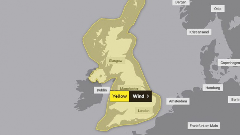 JK laukia audringas savaitgalis: vėjo gūsiai sieks 36 m/s, smarkiai lis