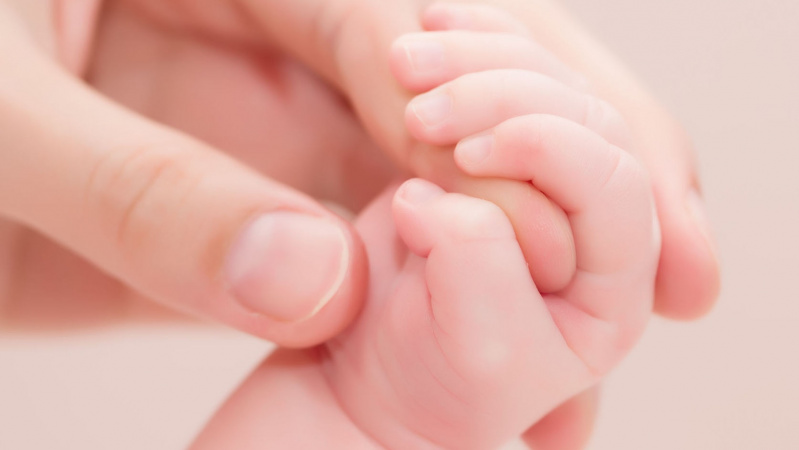 JK lietuvis su brite partnere kaltinami mirtinai užpurtę savo kūdikį, šie kaltinimus neigia