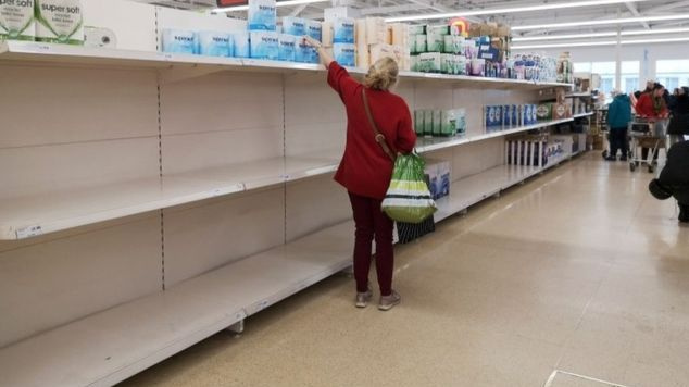 JK prekybininkai prašo gyventojų nešluoti lentynų, pagalvoti apie kitus