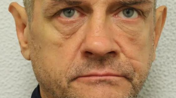 Koronavirusas JK: ant policininko pakosėjęs britas pusmetį praleis kalėjime