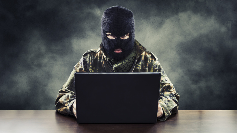 Koronavirusas JK: gyventojai, verslas dėl sukčių jau prarado £1,86 mln.