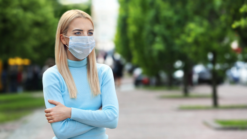 Koronavirusas JK: Londono meras ragina įvesti reikalavimą privalomai dėvėti kaukę