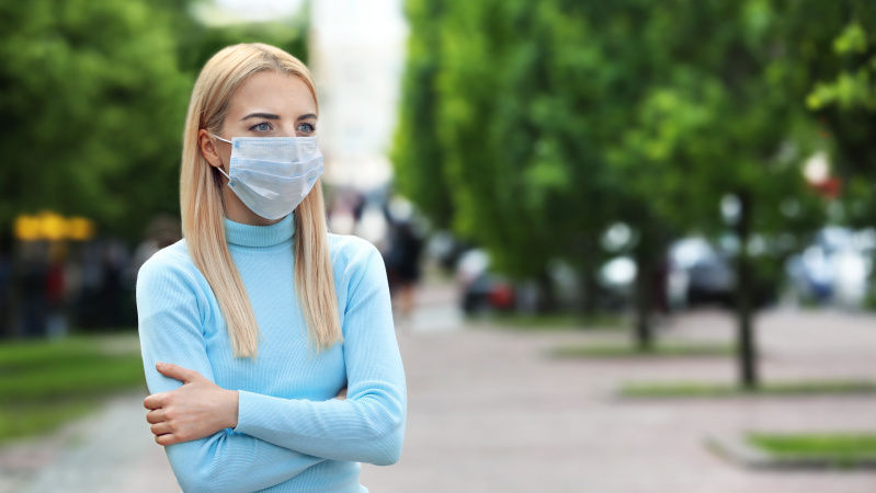 Koronavirusas JK: Škotijos valdžia rekomenduoja parduotuvėse, keliaujant užsidengti veidą