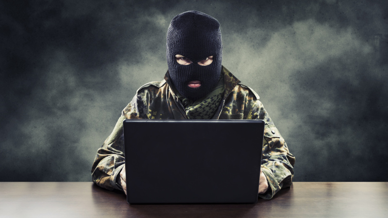 Nuogąstaujama, kad dėl koronaviruso situacijos sukčiai pasisavino £1,5 mlrd. vertės pašalpų