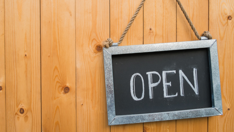 Nuo birželio 15 d. Anglijoje bus leista atsidaryti ne būtiniausių prekių parduotuvėms