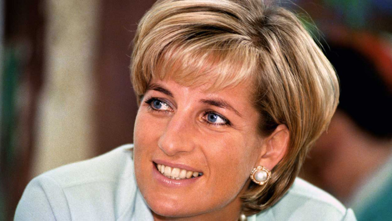 Kodėl princesė Diana po skyrybų nebegalėjo puoštis „Chanel“ mados namų gaminiais?
