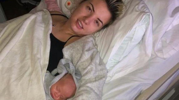 Besilaukiančiai britei smogė reta vėžio forma: išdavė nuolatinis galvos skausmas 