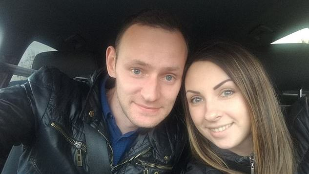 Tragedija JK latvių šeimoje: per konfliktą vyras pasmaugė žmoną, kol šalimais miegojo sūnus