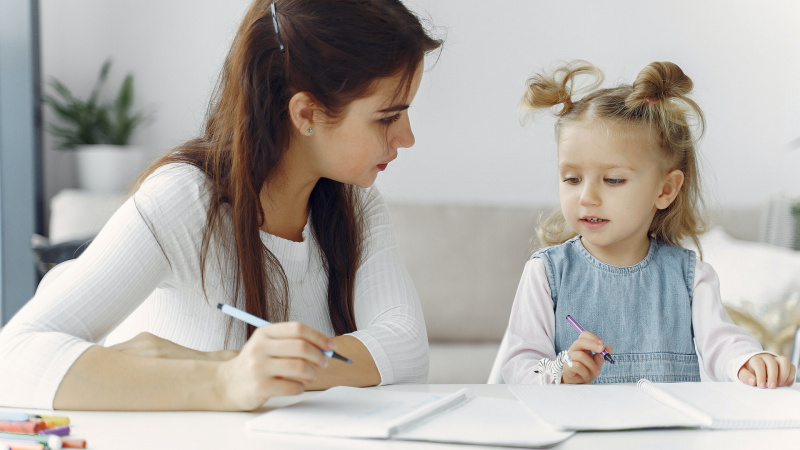 Specialistės patarimai: ar verta vaiką mokyti lietuvių kalbos gyvenant Anglijoje?