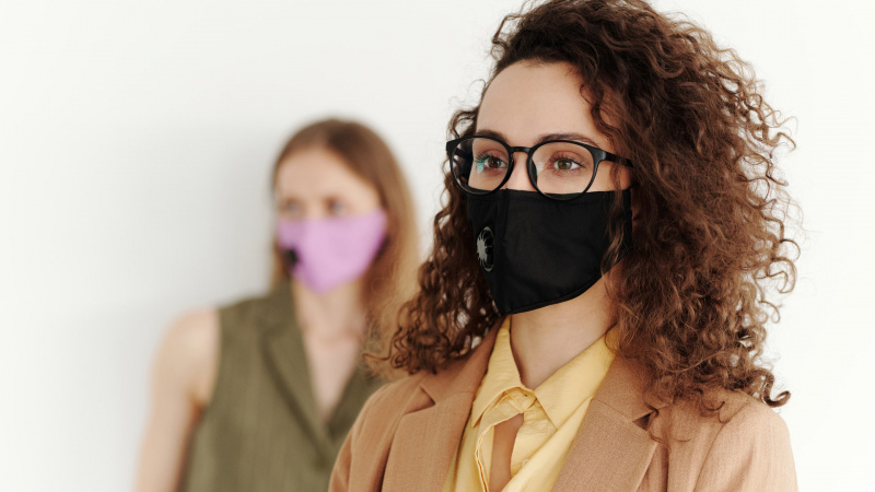 Dėvint kaukę rasoja akiniai? Padės ši gudrybė 