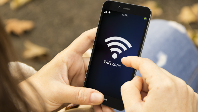 Apklausa: geras Wi-Fi britams yra svarbesnis už tėvus