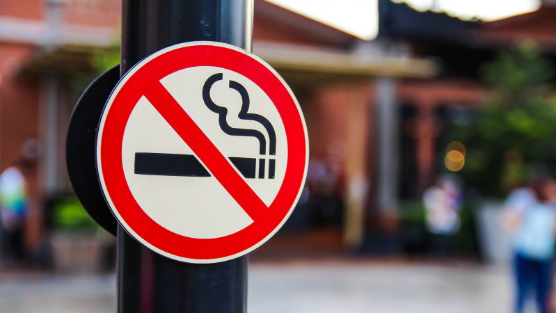 Lietuvoje uždraustas rūkymas balkonuose, lauko kavinėse, renginiuose