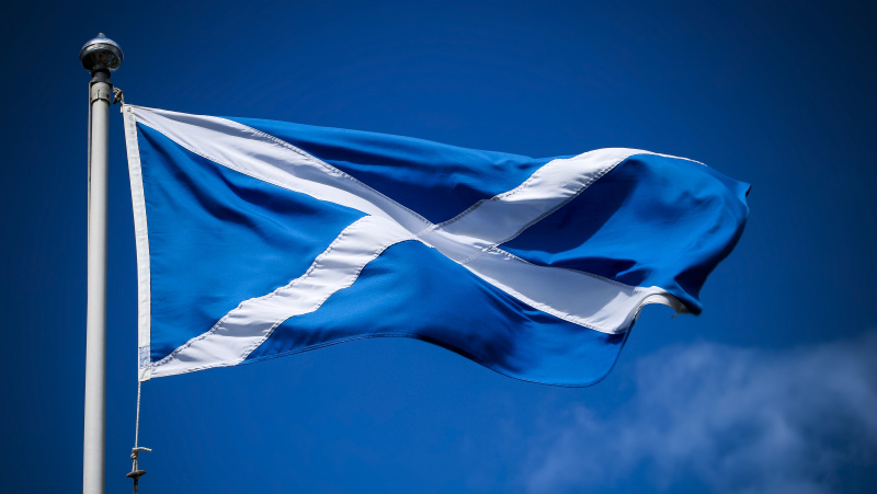 Dėl koronaviruso plitimo Škotijoje nurodyta užsidaryti aludėms ir restoranams