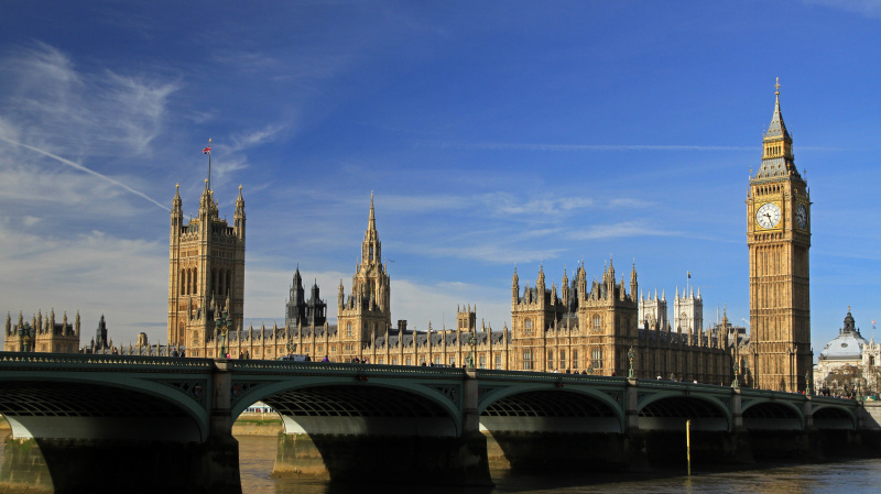 Pirmininkas uždraudė prekiauti alkoholiu visuose Bendruomenių Rūmų baruose ir restoranuose