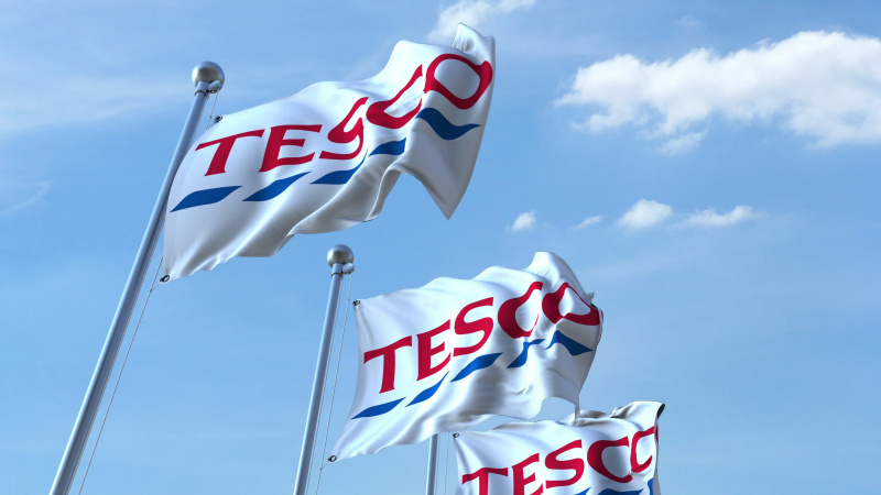 „Tesco“ kalėdinės prekybos laikotarpiui pasamdys 11 tūkst. žmonių