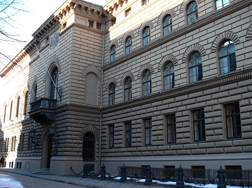 Latvijos prezidentas paragino Seimą skubiai išnagrinėti siūlymą suteikti rinkėjams teisę paleisti parlamentą