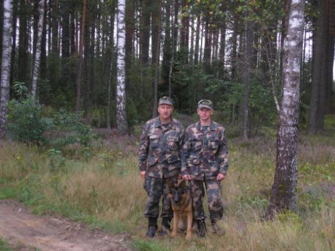 Tarnybiniai pasieniečių šunys aptiko prieš dvi paras dingusį vyrą 