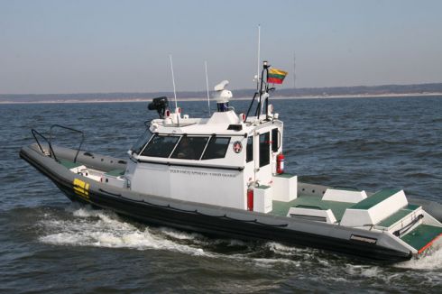 Baltijos jūroje tinkluose įsipainiojo jachta