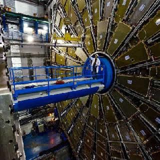 Pradėjo veikti didžiausias pasaulyje dalelių daužytuvas