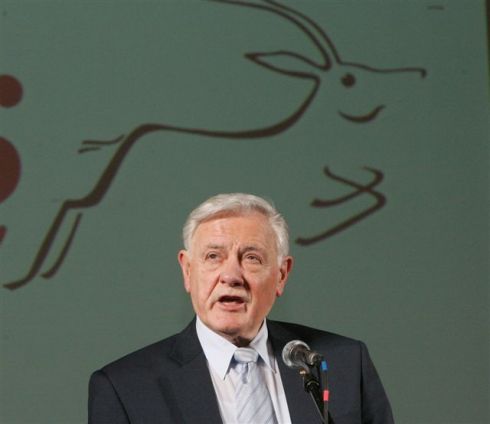 V.Adamkus: "Jaučiamės nesaugesni!"