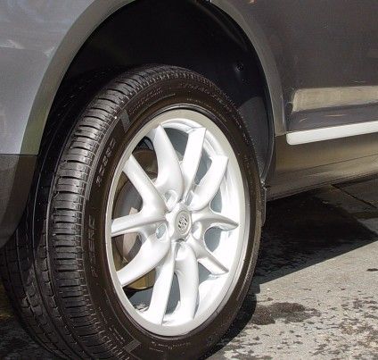 Per avariją apgadintas Švedijos ambasados automobilis