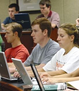 Demaskuotas už pinigus mokslo darbus rašęs dėstytojas