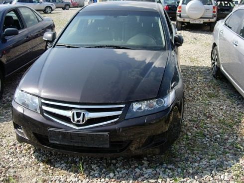 Lietuvių muitinės kriminalistai iš tadžikų atėmė tris vogtas "Hondas"
