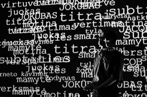 Kviečiame į spektaklį „Titrai / Subtitles“