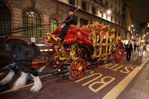 Londono mero šventėje - karnavališka eisena ir fejerverkai