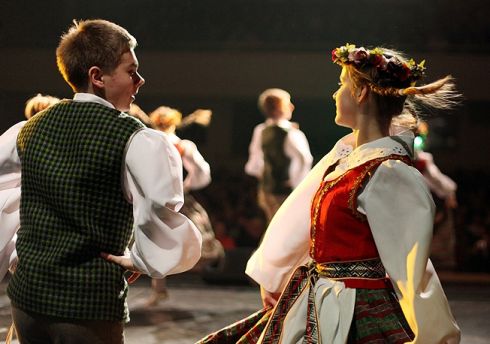 Londone renkamas lietuviškų tautinių šokių kolektyvas