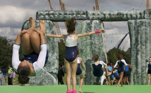 Stonehenge'as atvyksta į Londoną