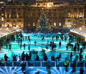 Geriausia pramoga prieš Kalėdas – ledo čiuožyklos