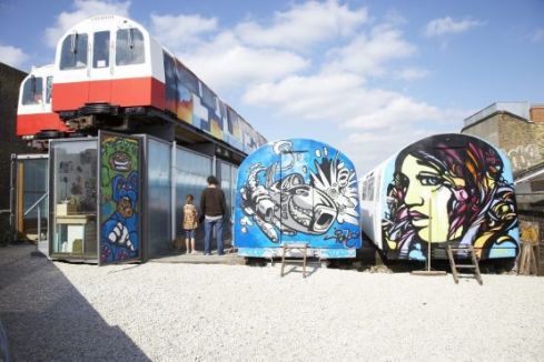 Senuose metro traukiniuose - meno galerijos